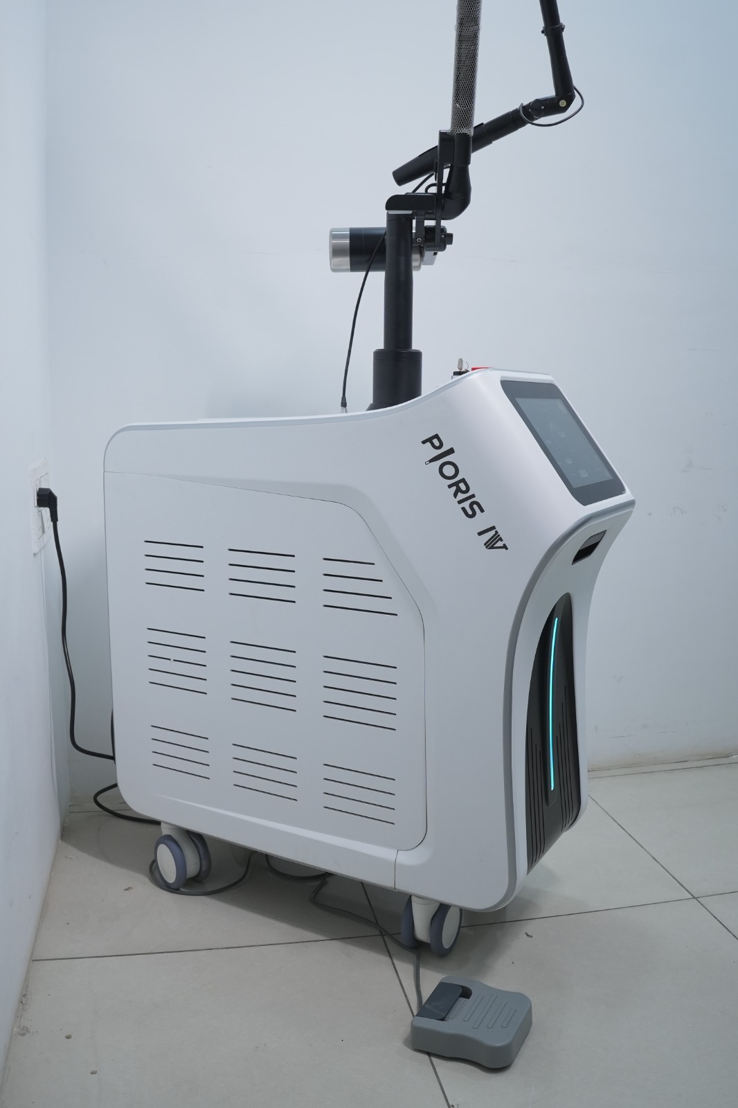 Pico Laser side view with foot pedal